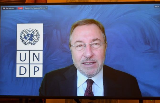 Achim Steiner, UNDP Administrator, addressing the World AIDS Day Congressional Commemoration and Ministerial Roundtable (UNDP is a founding Cosponsor of the Joint United Nations Programme on HIV/AIDS)