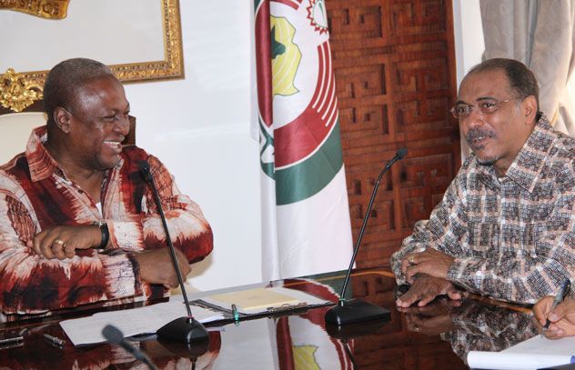 John Dramani Mahama, President of Ghana, with Michel Sidibé, UNAIDS Executive Director.