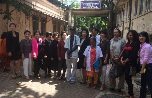 The high-level Republic of Korea delegation visited a Mumbai home caring for children living with HIV.