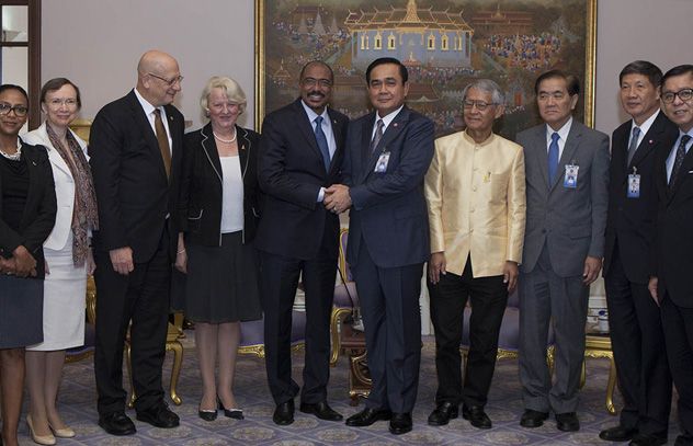 UNAIDS delegation visiting Prime Minister Prayut Chan-o-cha. Bangkok, Thailand, 27 October 2014.