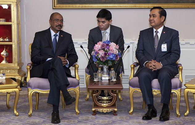 UNAIDS Executive Director Michel Sidibé (left) met with Prime Minister Prayut Chan-o-cha in Bangkok, Thailand, 27 October 2014. Credit: UNAIDS