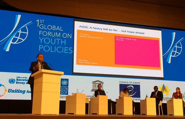 During a session on the guiding principles for youth policy development, UNAIDS Deputy Executive Director Luiz Loures spoke about lessons learned from the AIDS response that can take youth policies forward in the twenty-first century.