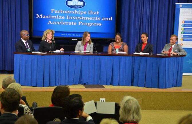 L to R: Greg Millett, amfAR, The Foundation for AIDS Research; Ambassador Deborah L. Birx, U.S. Global AIDS Coordinator; Secretary Sylvia M. Burwell, U.S. Department of Health and Human Services; Dr Vignetta Charles, AIDS United; Dr Helene D. Gayle, Care 