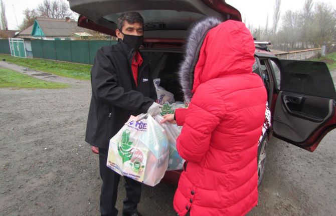 Helping people living with HIV with food supplies in Kyrgyzstan