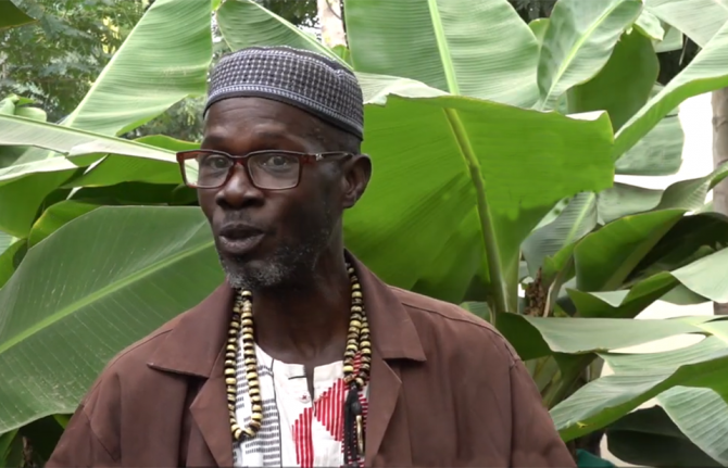 Another enrollee agrees. He has found a passion for gardening and now oversees other patients at the centre’s green area.  For El Hadj Diallo, planting seeds, pruning trees is like a type of therapy. “When we are here, we forget our problems, I am happy d