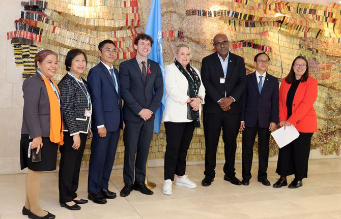 GENEVA, 30 May 2024— The Government of Australia and UNAIDS have today signed a new multi-million-dollar partnership to strengthen the fight against both non-communicable and communicable diseases, including HIV, to ensure better health outcomes for peopl