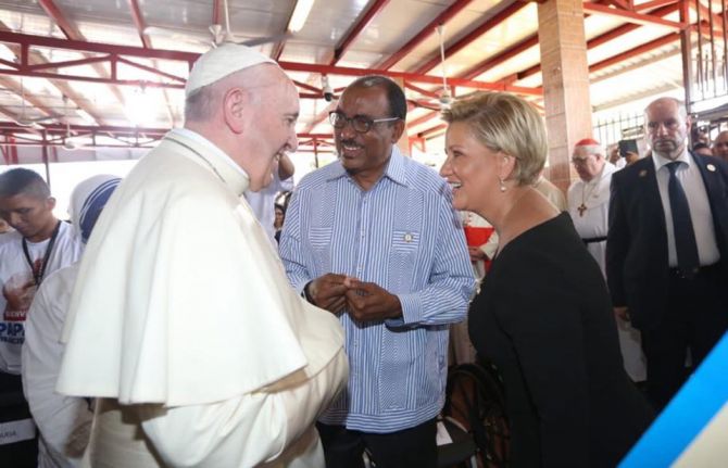 Pope Francis and UNAIDS Executive Director Michel Sidibé