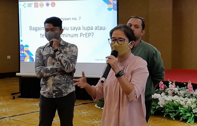 Making Pre-Exposure Prophylaxis (PrEP) available and accessible for key populations is one of the main priorities in Indonesia’s HIV response. While the number of new HIV infections in Indonesia has decreased by 3.6% between 2020 and 2021, from 28,000 cas