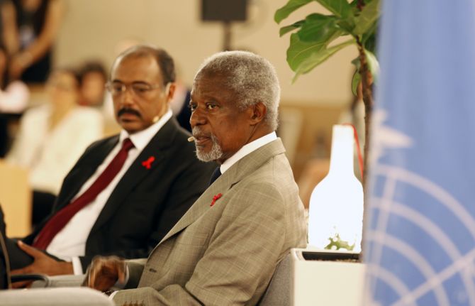 To mark the launch of his new book of speeches, We the Peoples: A UN for the 21st Century, former United Nations Secretary-General and Nobel Peace Prize Laureate Kofi Annan invited the Executive Director of UNAIDS Michel Sidibé to hold a public discussion