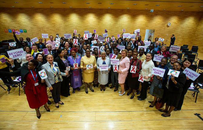 The First Lady of Kenya, Margaret Kenyatta, visited UNAIDS headquarters in Geneva, Switzerland, on 21 May to talk about her Beyond Zero initiative to improve maternal and child health and to reduce the impact of HIV in the country. During her visit, Ms Ke