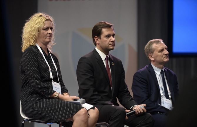  Dorthe Raben, Centre of Excellence for Health, Immunity and Infections, Denmark, R Ricardo Leite, Parliament of Portugal and Zbigniew Król, Vice-Minister of Health, Poland